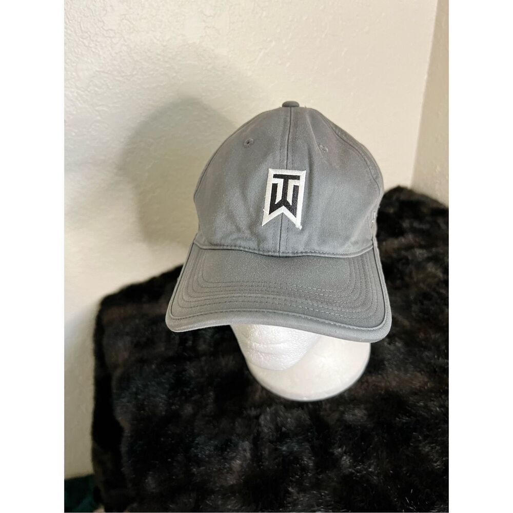 Tiger‎ Woods Hat Nike Golf RZN Vapor Tour  Adjustable Gray
